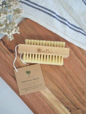 NWT Mother Earth Wood Nail Cleaning Brush